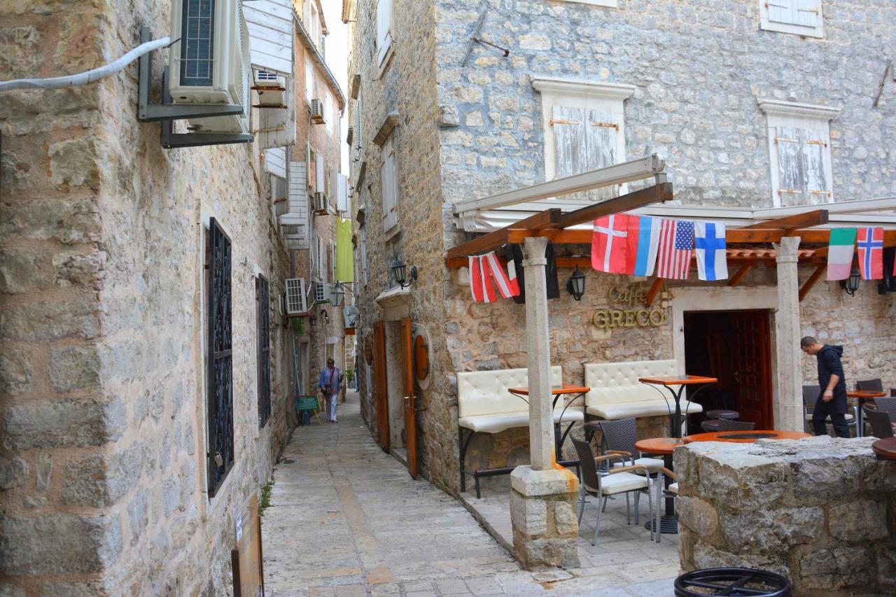 Montenegro Backpackers Home Budva Exterior photo